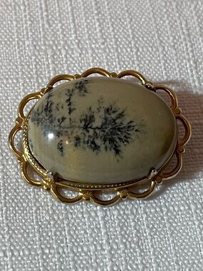 Vintage Gold Brooch - Cream Tan